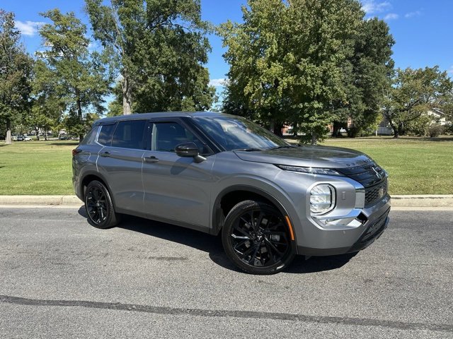 Used 2023 Mitsubishi Outlander SE Black Edition