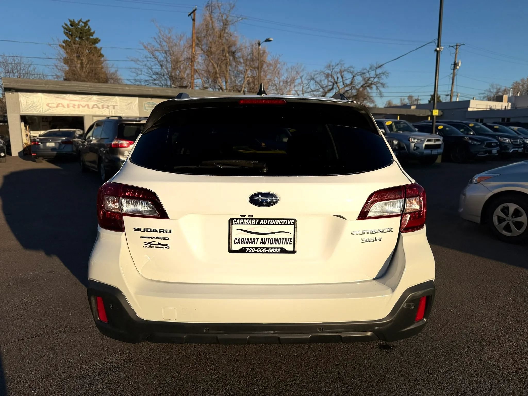 Used 2018 Subaru Outback 3.6R Touring AWD/4WD image 9