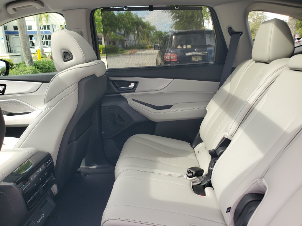 Certified 2024 Acura MDX w/ Technology Package FWD image 12