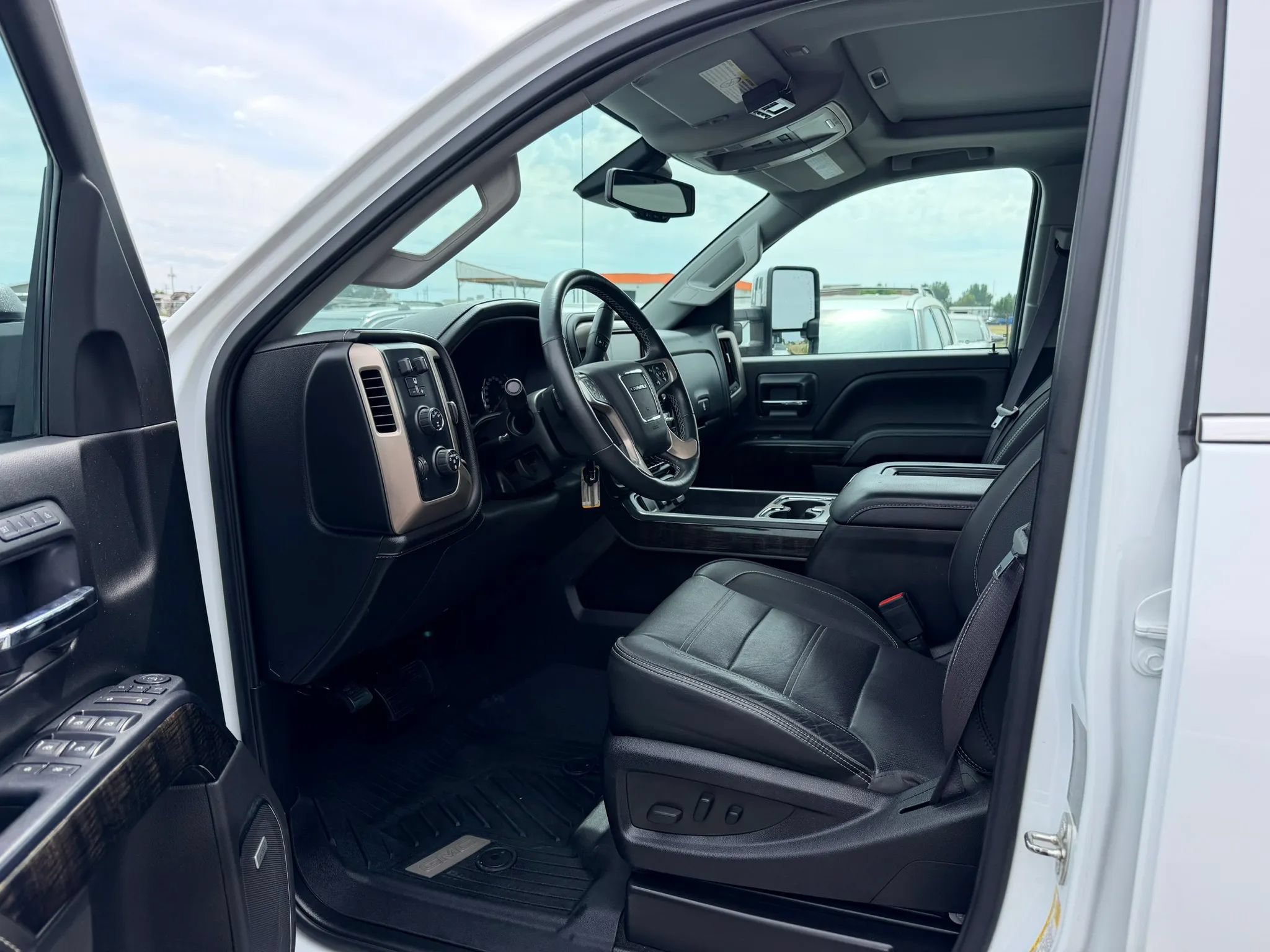 Used 2016 GMC Sierra 3500 Denali w/ Duramax Plus Package AWD/4WD image 10