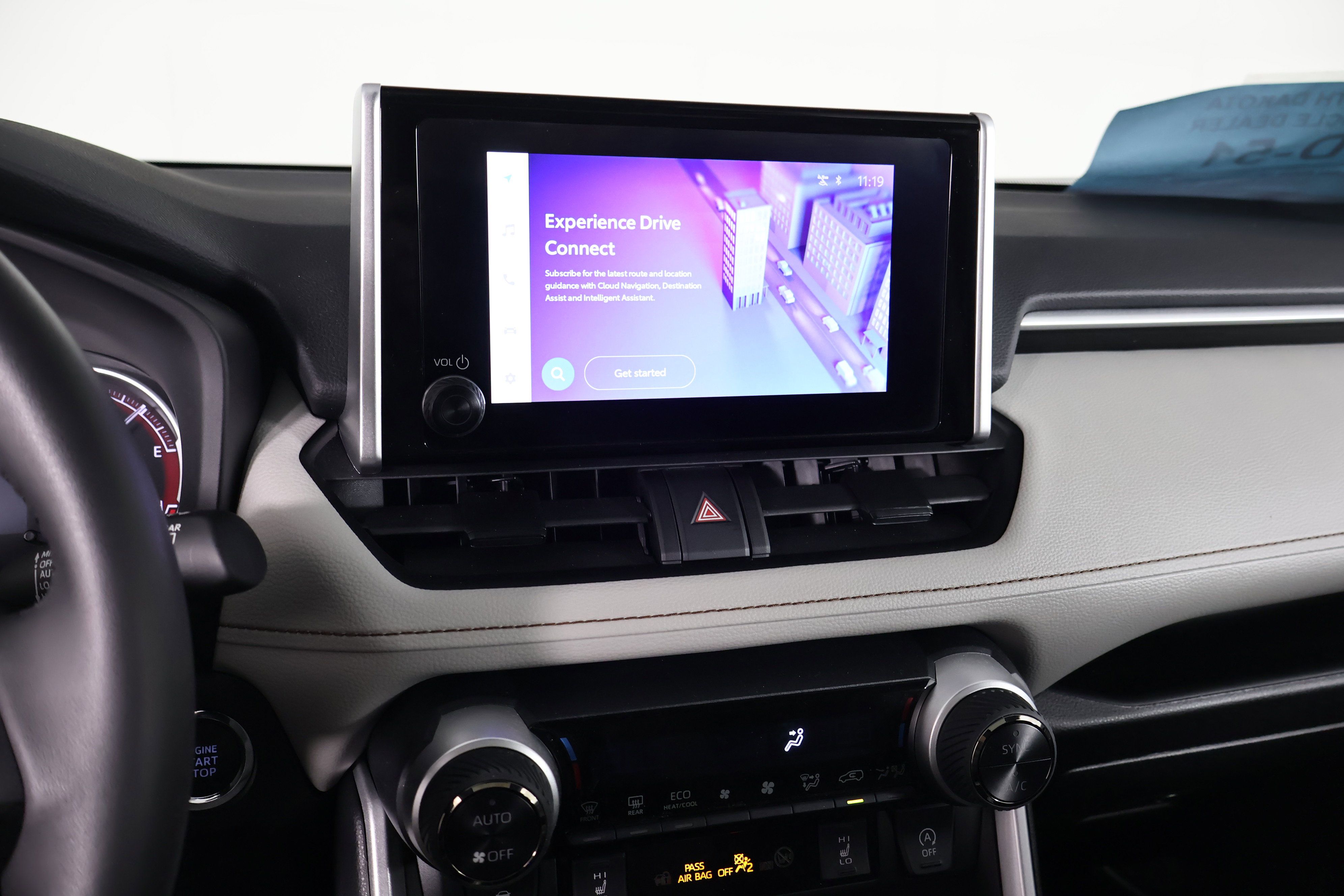 Used 2025 Toyota RAV4 XLE w/ Convenience Package image 27