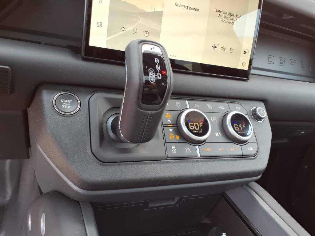 Certified 2025 Land Rover Defender 110 X-Dynamic SE image 30