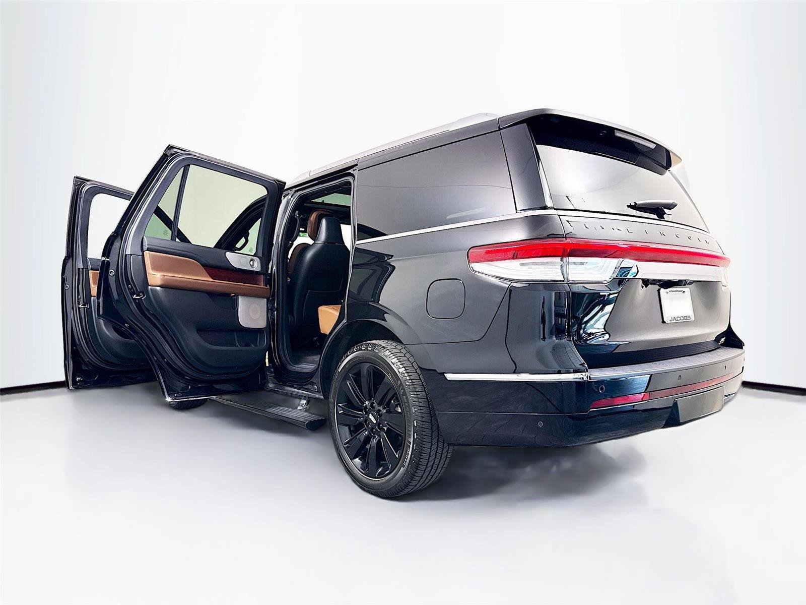 Used 2023 Lincoln Navigator Reserve AWD/4WD image 47