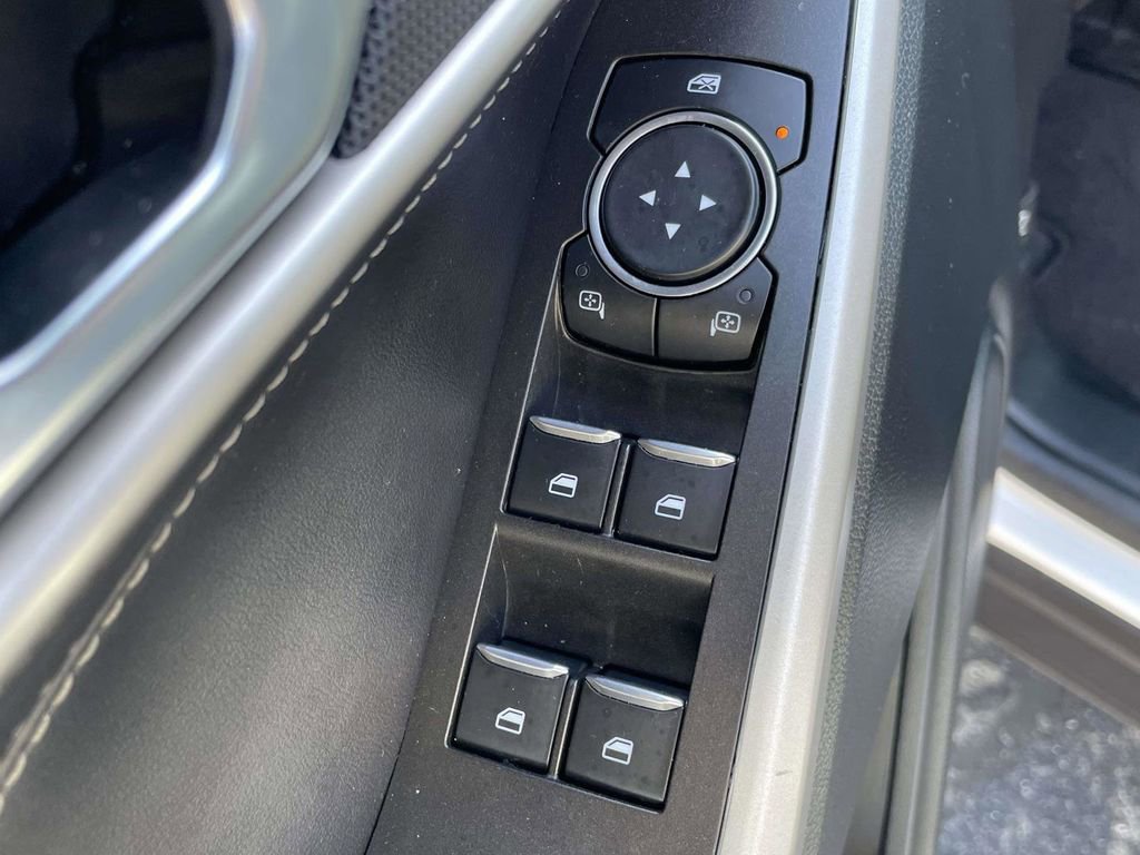 Used 2024 Ford Explorer XLT image 16