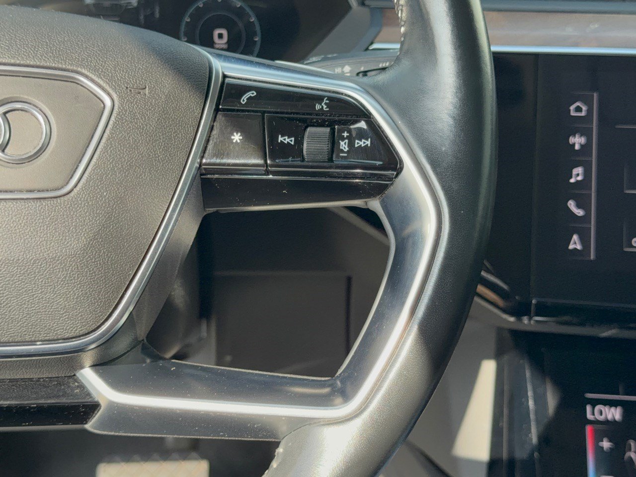 Used 2019 Audi e-tron Premium Plus AWD/4WD image 19