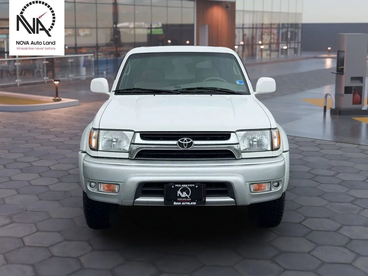 Used 2001 Toyota 4Runner Limited AWD/4WD image 3
