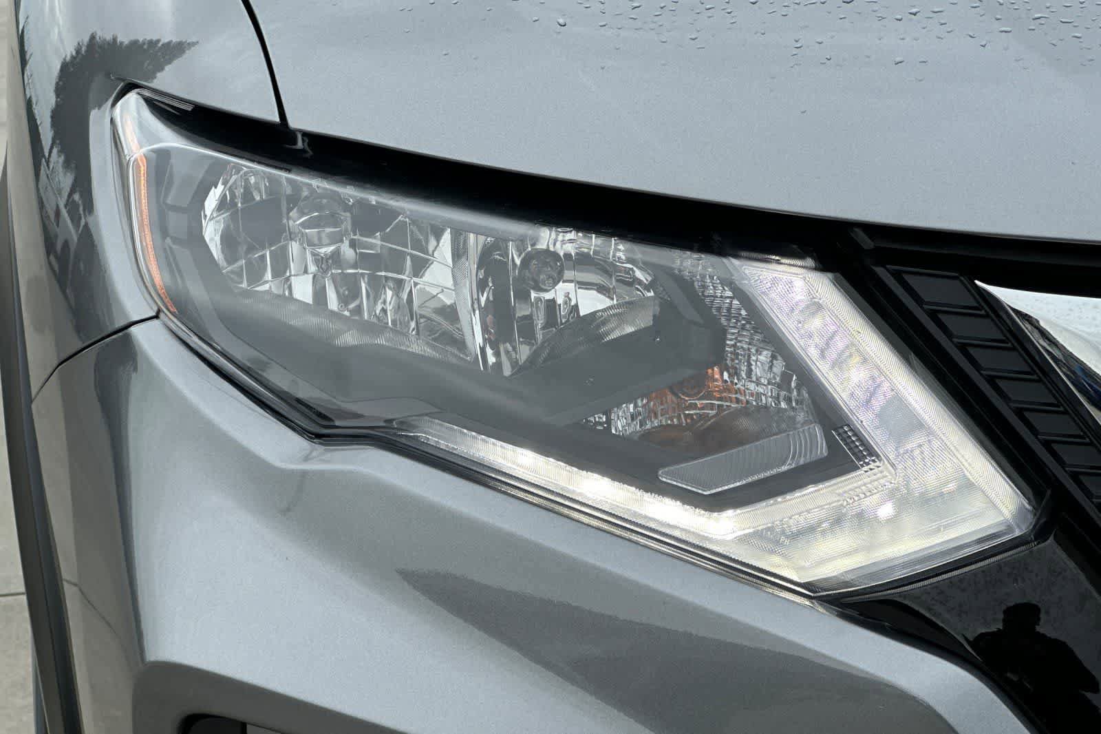 Used 2017 Nissan Rogue S FWD image 31