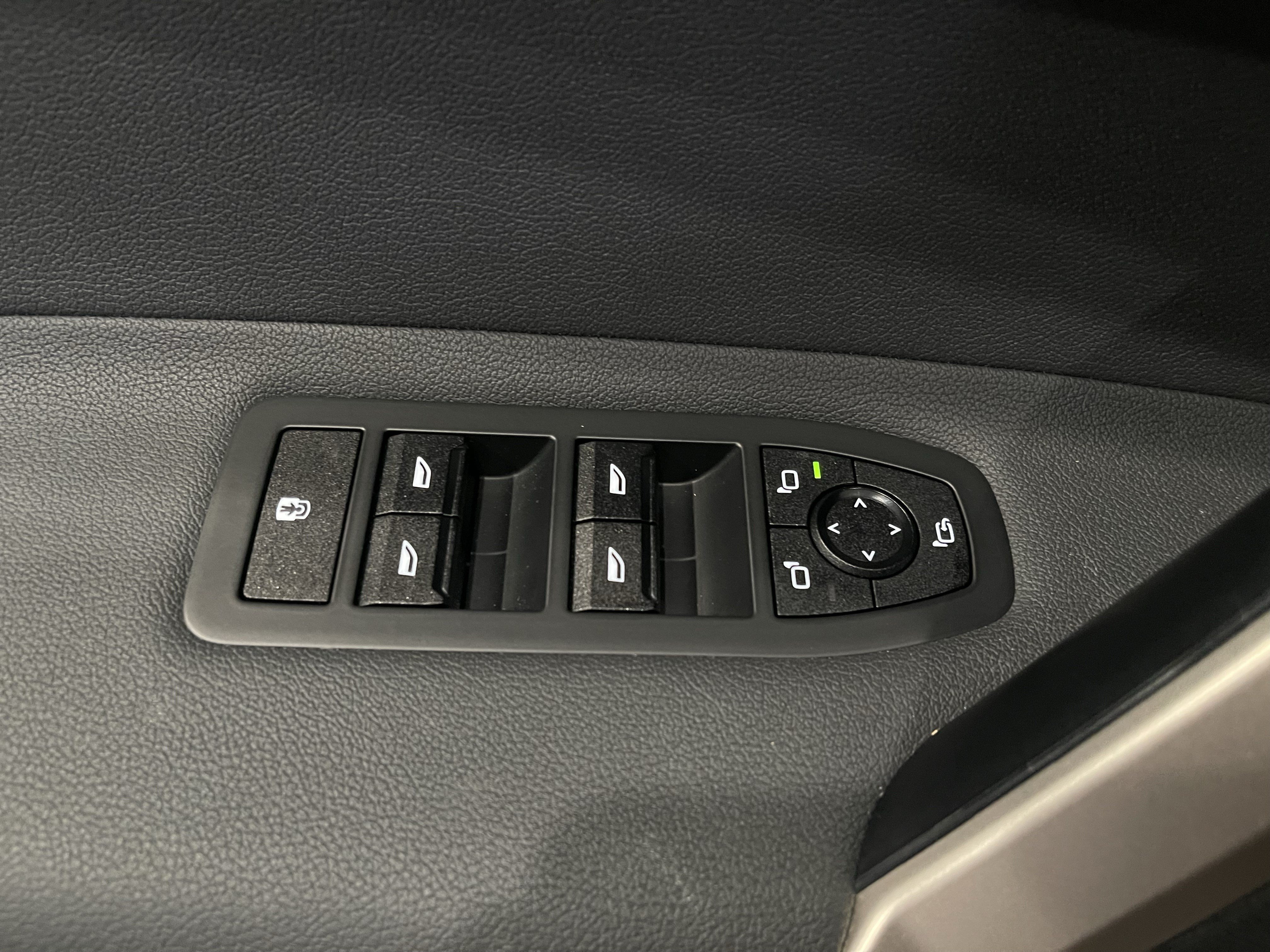 Certified 2024 BMW iX xDrive50 AWD/4WD image 11