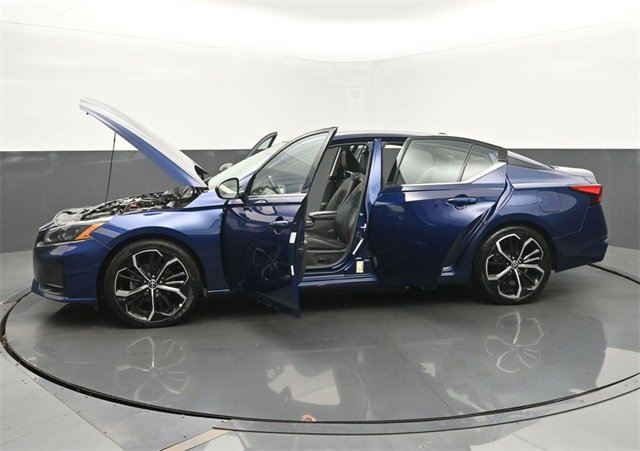 Used 2023 Nissan Altima 2.5 SR image 55