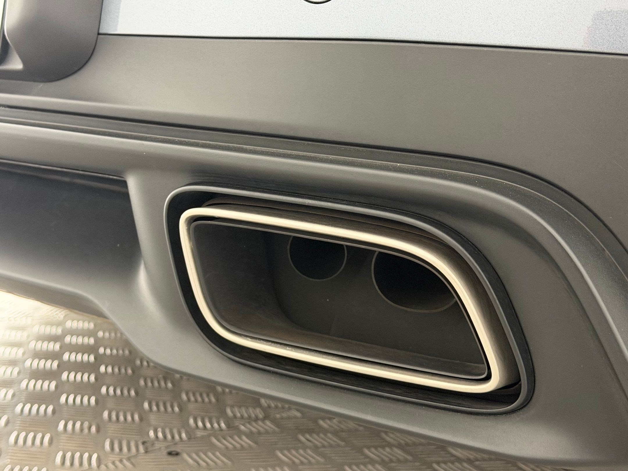 Certified 2025 Porsche 911 Carrera RWD image 33