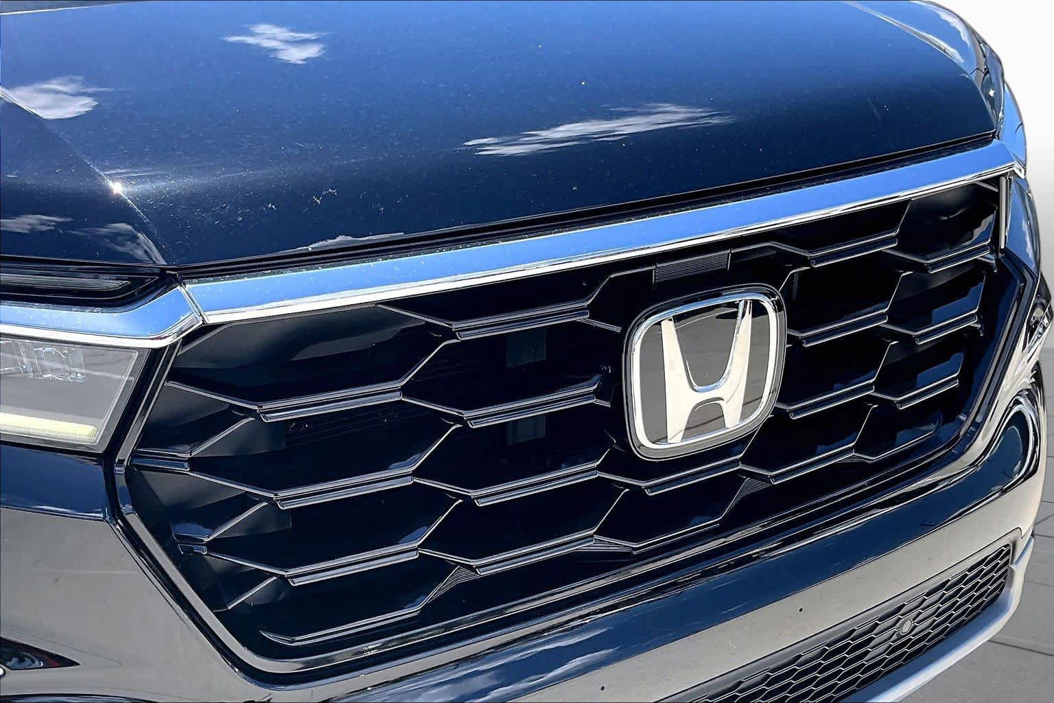 Used 2024 Honda Pilot Touring image 29