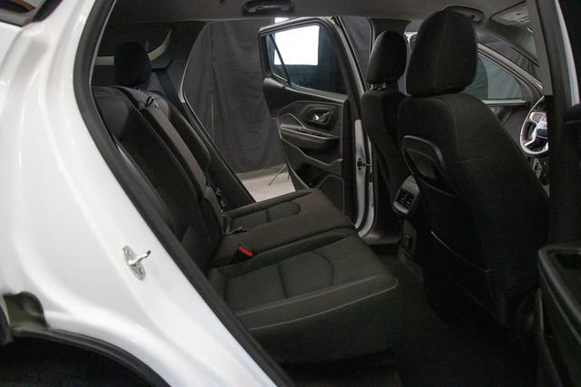 Used 2024 GMC Terrain SLE w/ Elevation Edition image 18