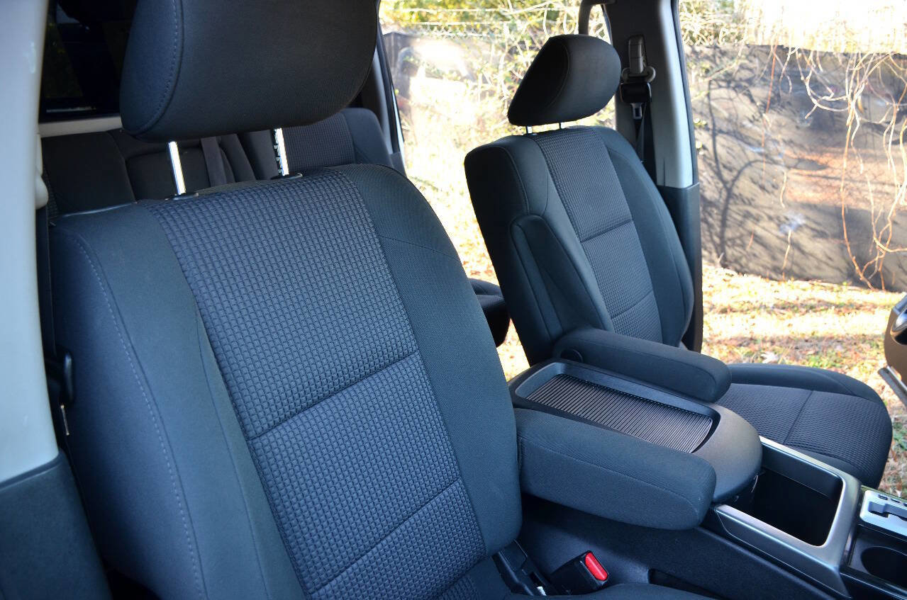 Used 2014 Nissan Titan SV w/ SV Value Truck Package image 15