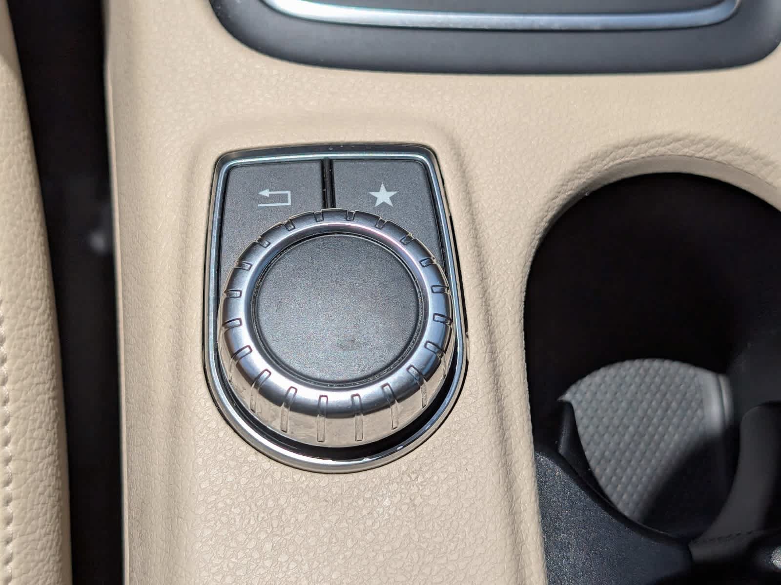 Used 2019 Mercedes-Benz GLA 250 4MATIC image 25