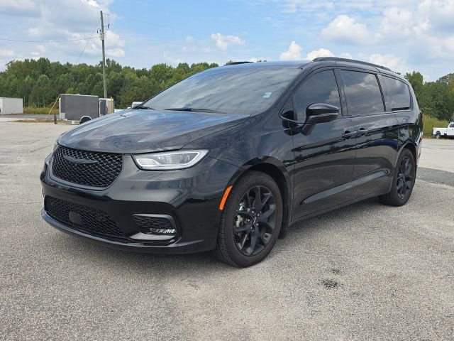 Used 2023 Chrysler Pacifica Touring-L w/ S Appearance Package
