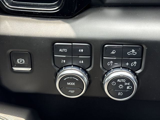 Used 2022 GMC Sierra 1500 AT4X AWD/4WD image 18