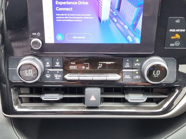 Used 2023 Toyota Highlander L FWD image 17