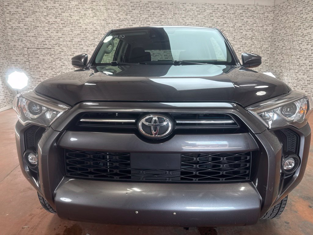 Used 2021 Toyota 4Runner SR5 AWD/4WD image 2