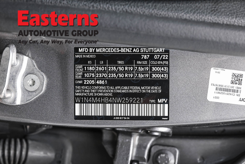 Used 2022 Mercedes-Benz GLB 250 4MATIC w/ Premium Package Lite image 38