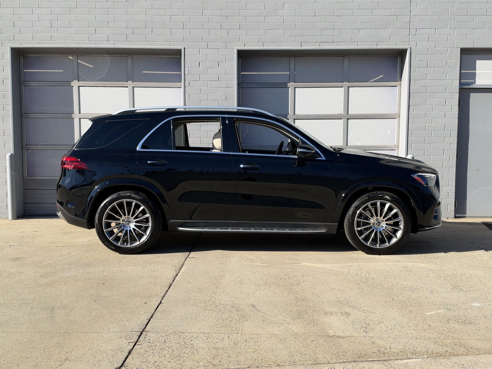 Used 2026 Mercedes-Benz GLE 350 4MATIC image 2
