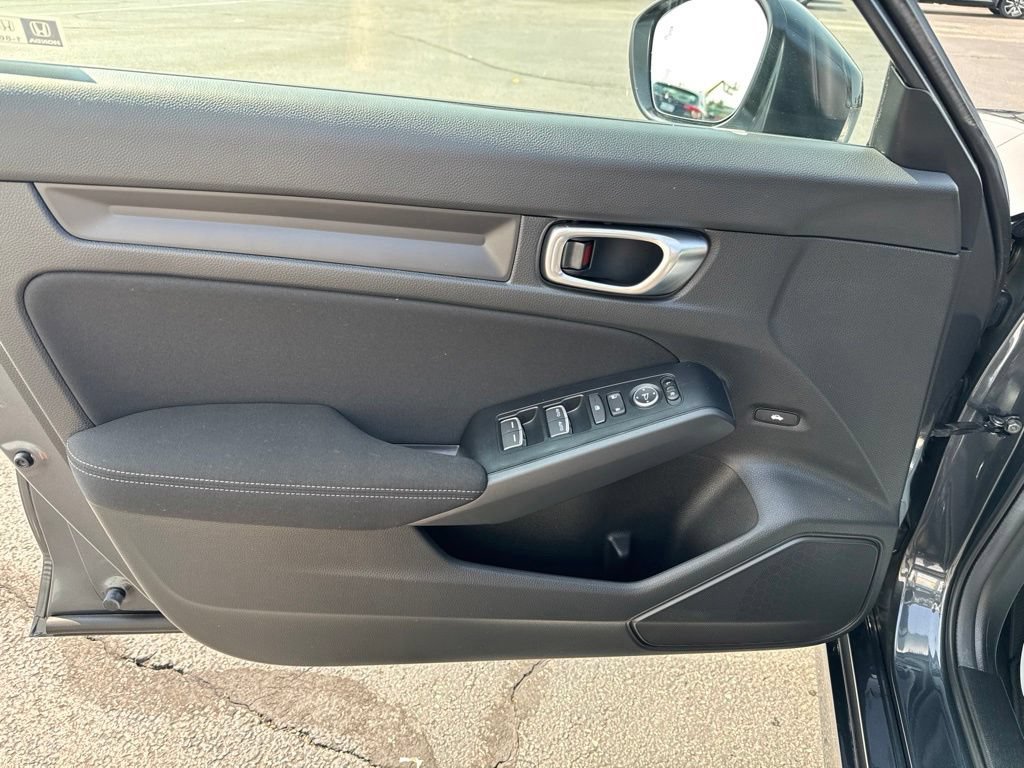 Used 2025 Honda Civic Sport image 29