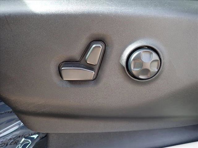 Used 2022 Chrysler Pacifica Touring-L image 14