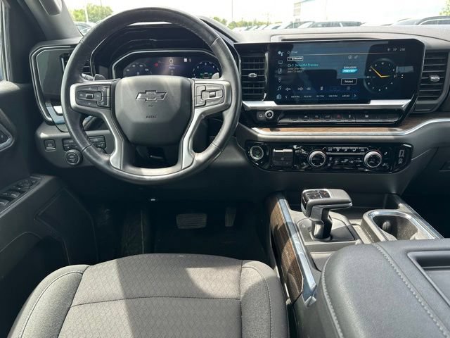 Used 2022 Chevrolet Silverado 1500 RST w/ Max Trailering Package AWD/4WD image 9