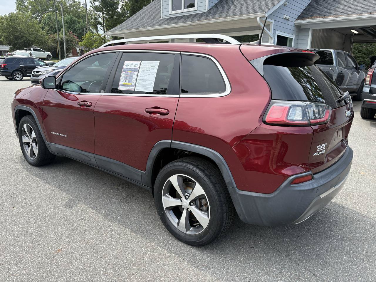 Used 2019 Jeep Cherokee Limited AWD/4WD image 3