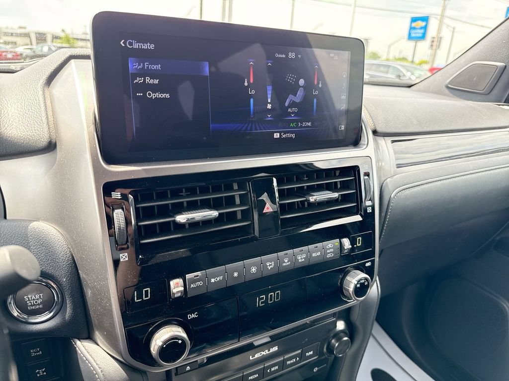 Used 2022 Lexus GX 460 Premium w/ Accessory Package AWD/4WD image 19