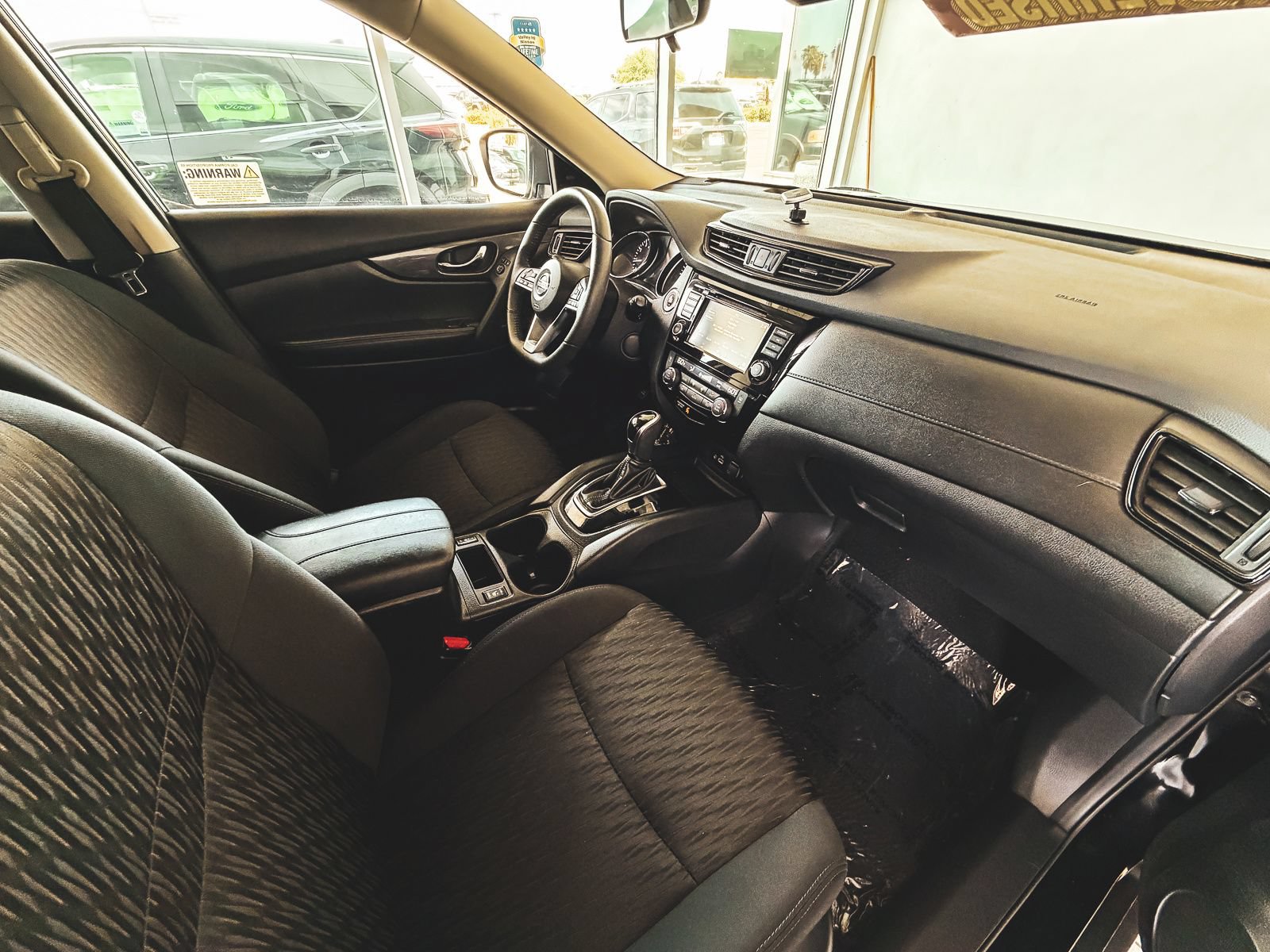 Used 2020 Nissan Rogue SV FWD image 19