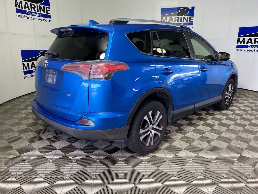 Used 2017 Toyota RAV4 LE FWD image 16