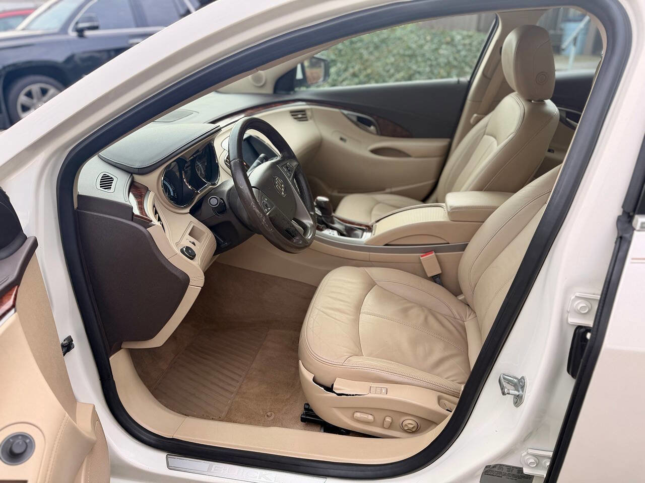 Used 2012 Buick LaCrosse Premium image 11