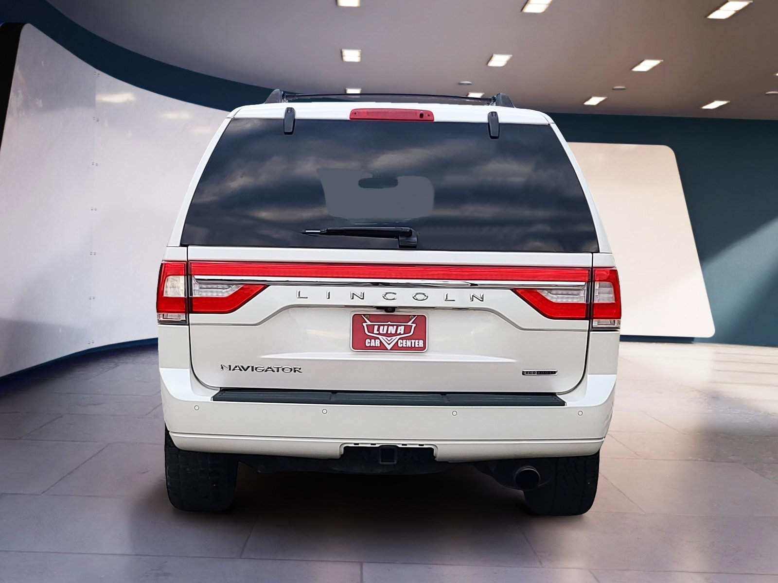 Used 2016 Lincoln Navigator Select image 4