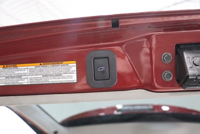 Used 2017 Toyota Sienna SE w/ SE Preferred Package FWD image 32