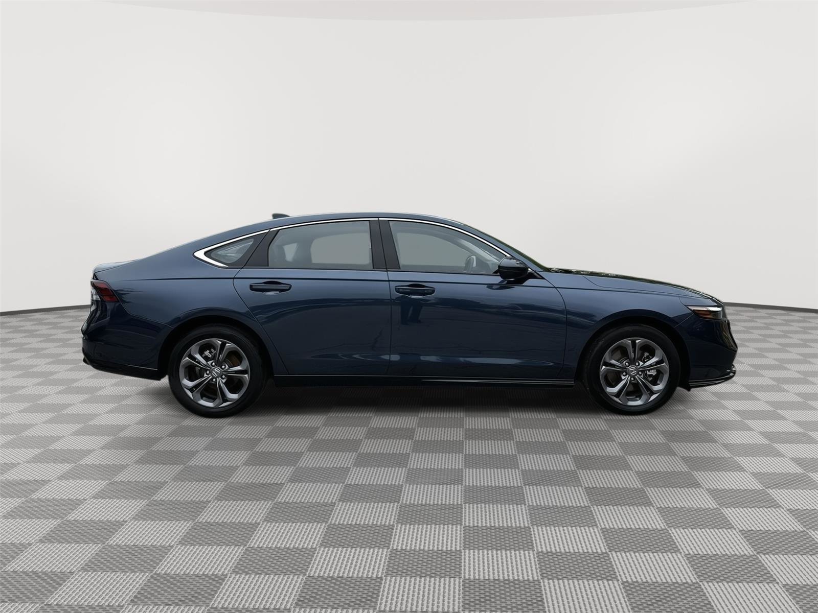 Certified 2025 Honda Accord EX-L image 5