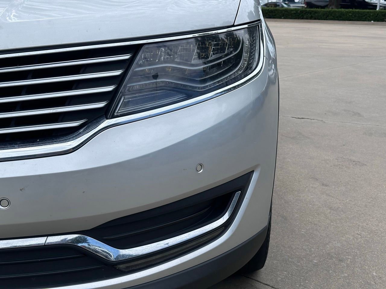 Used 2016 Lincoln MKX Reserve w/ Luxury Package FWD image 3
