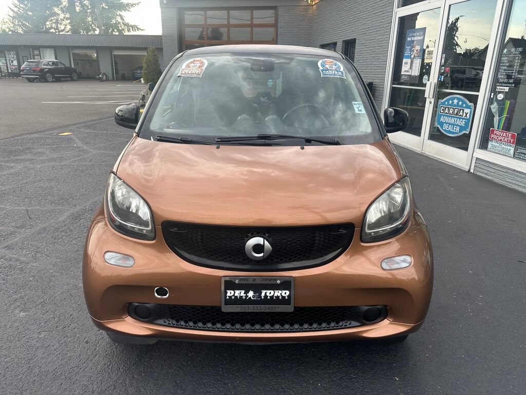 Used 2016 smart fortwo passion RWD image 3