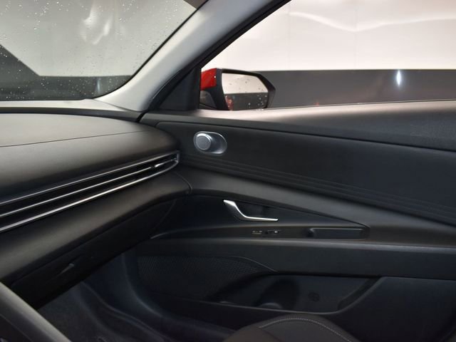 Used 2023 Hyundai Elantra SEL image 23