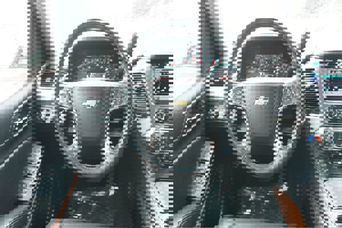 Used 2015 Chevrolet Suburban LTZ image 26