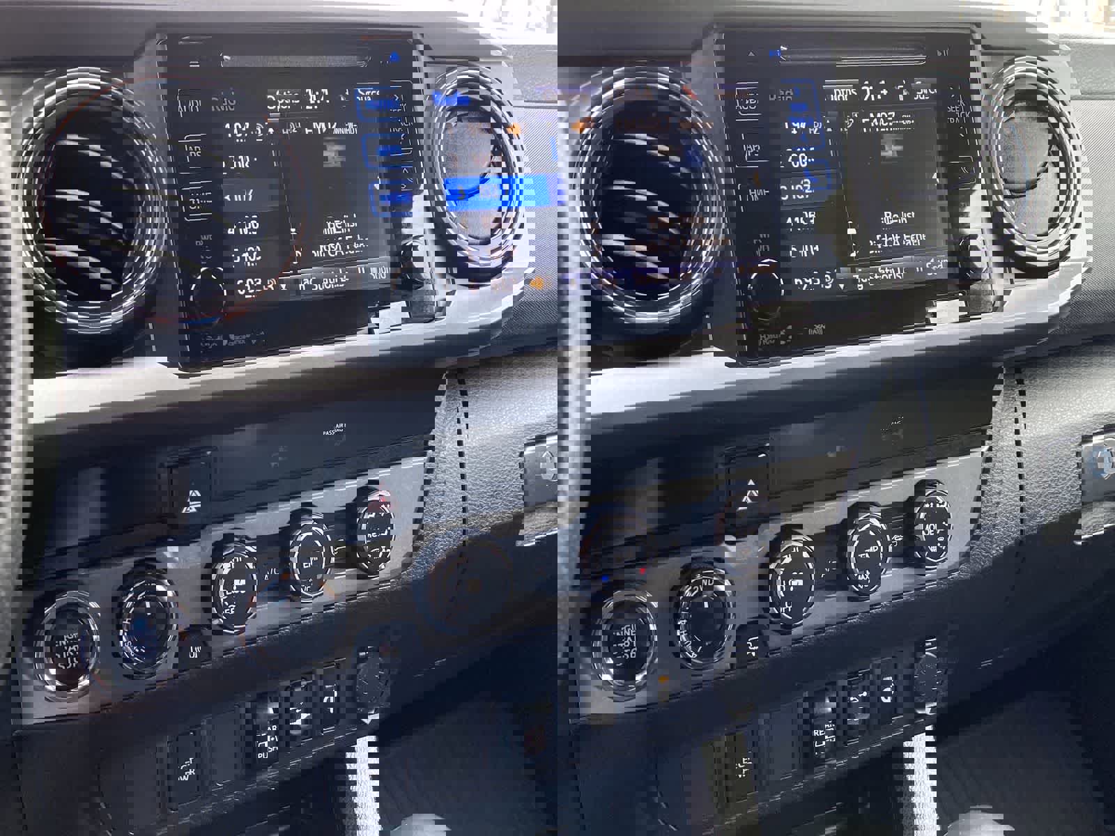 Used 2019 Toyota Tacoma TRD Sport image 26