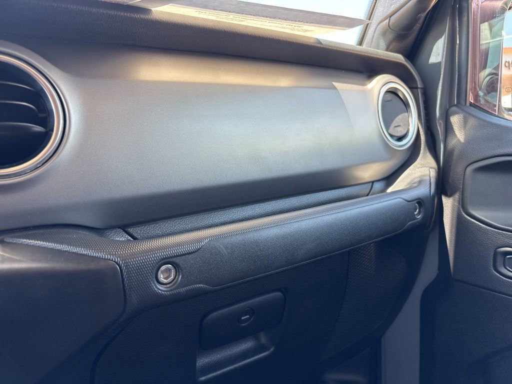 Used 2020 Jeep Gladiator Rubicon w/ Uconnect 4C Nav & Sound Group image 35