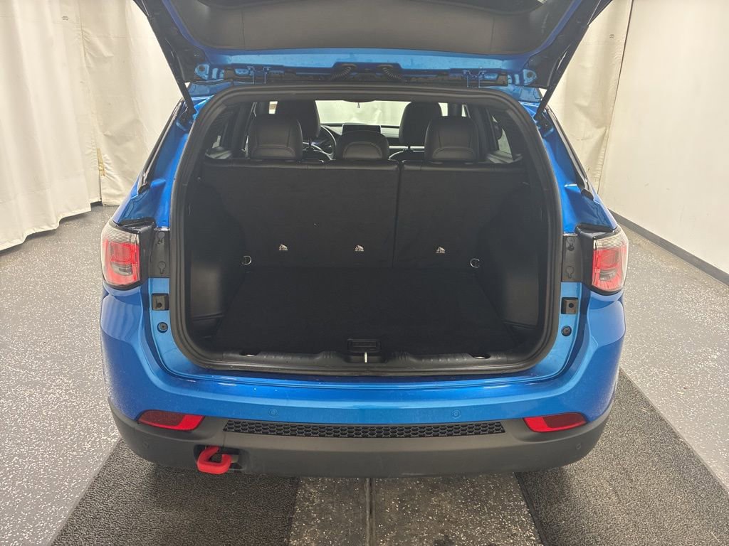 Used 2025 Jeep Compass Trailhawk image 6