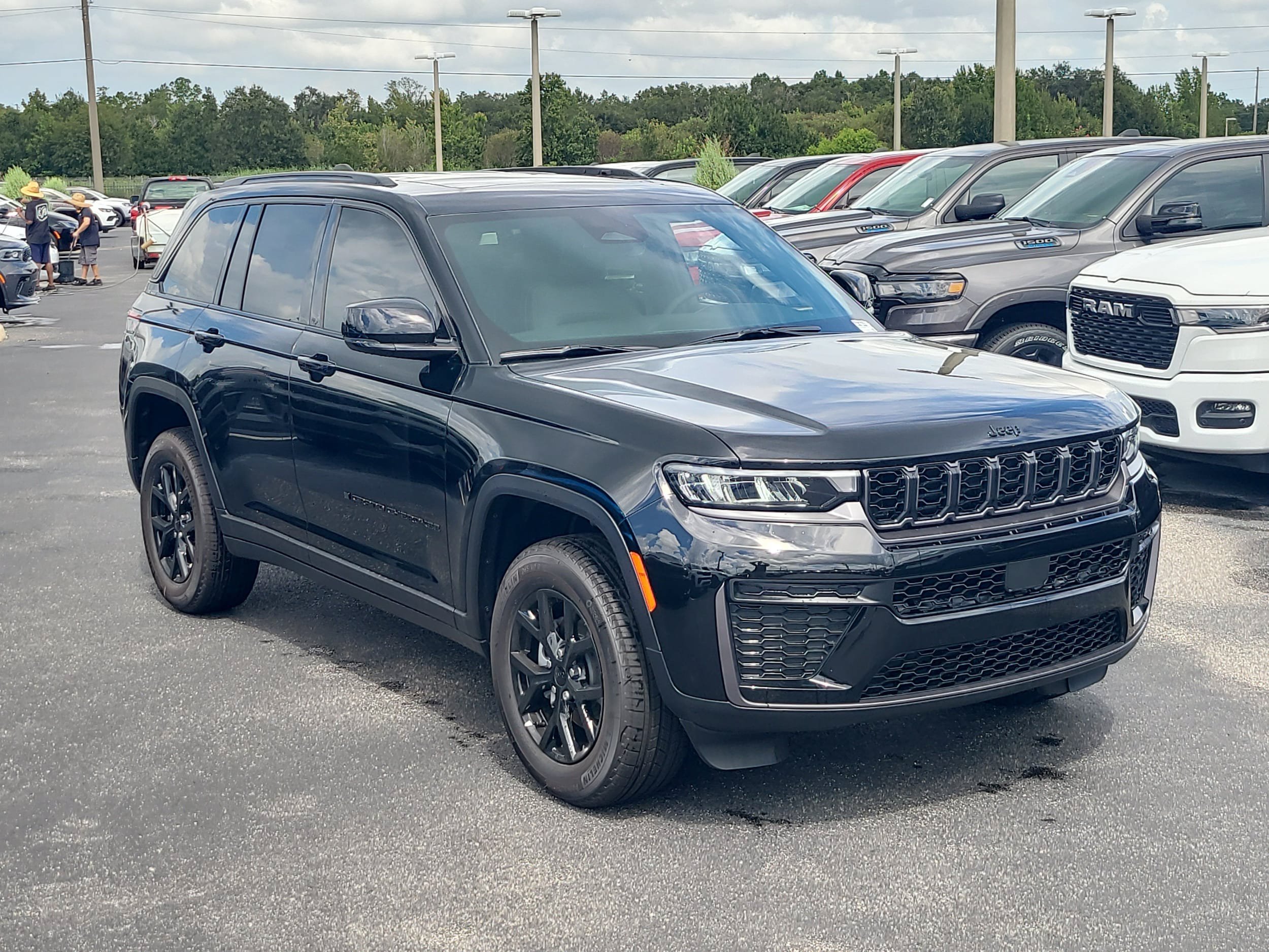 New 2026 Jeep Grand Cherokee Altitude RWD image 2