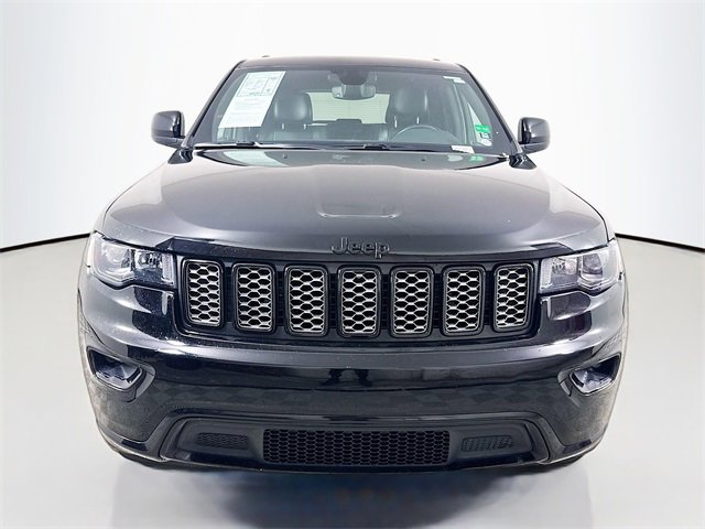 Used 2019 Jeep Grand Cherokee Altitude image 2