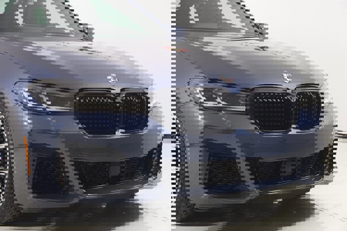 Used 2023 BMW M550i xDrive w/ Executive Package image 51