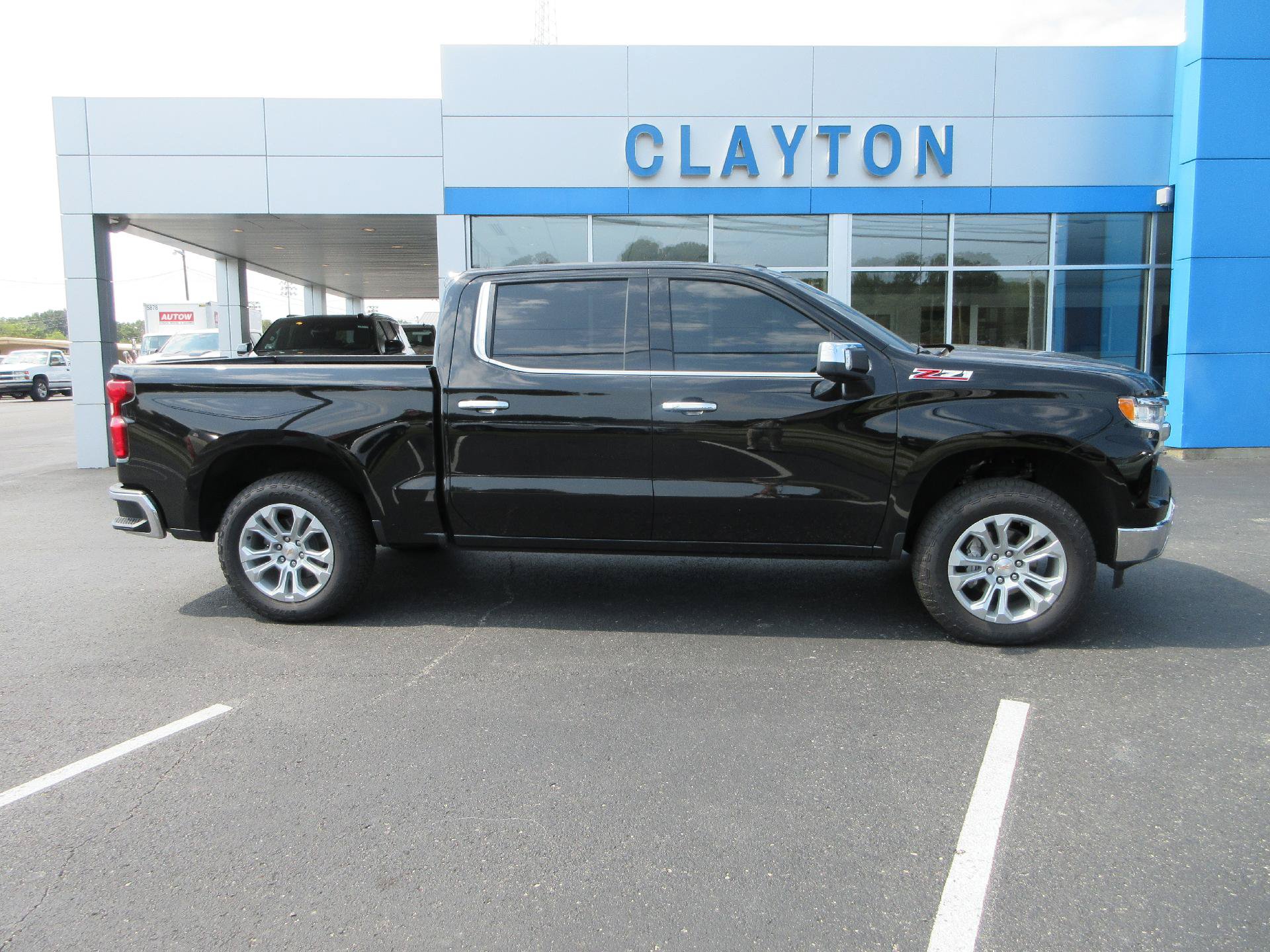 Certified 2025 Chevrolet Silverado 1500 LTZ w/ LTZ Premium Package AWD/4WD image 2