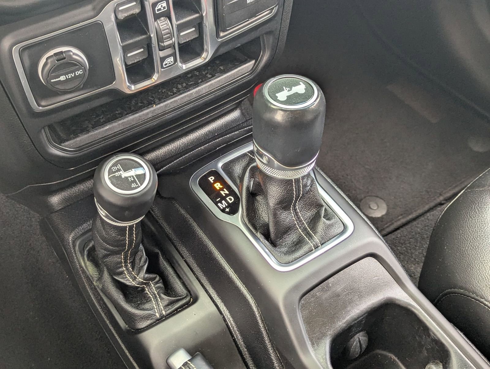 Used 2020 Jeep Wrangler Unlimited Sahara image 17