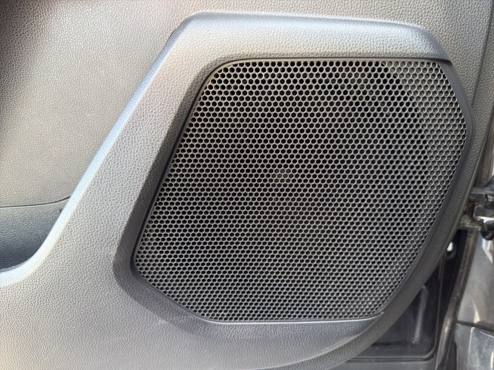 Used 2024 Toyota Highlander LE image 87