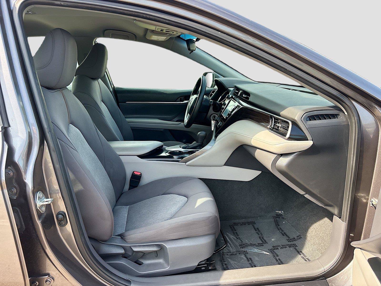 Used 2020 Toyota Camry LE FWD image 25