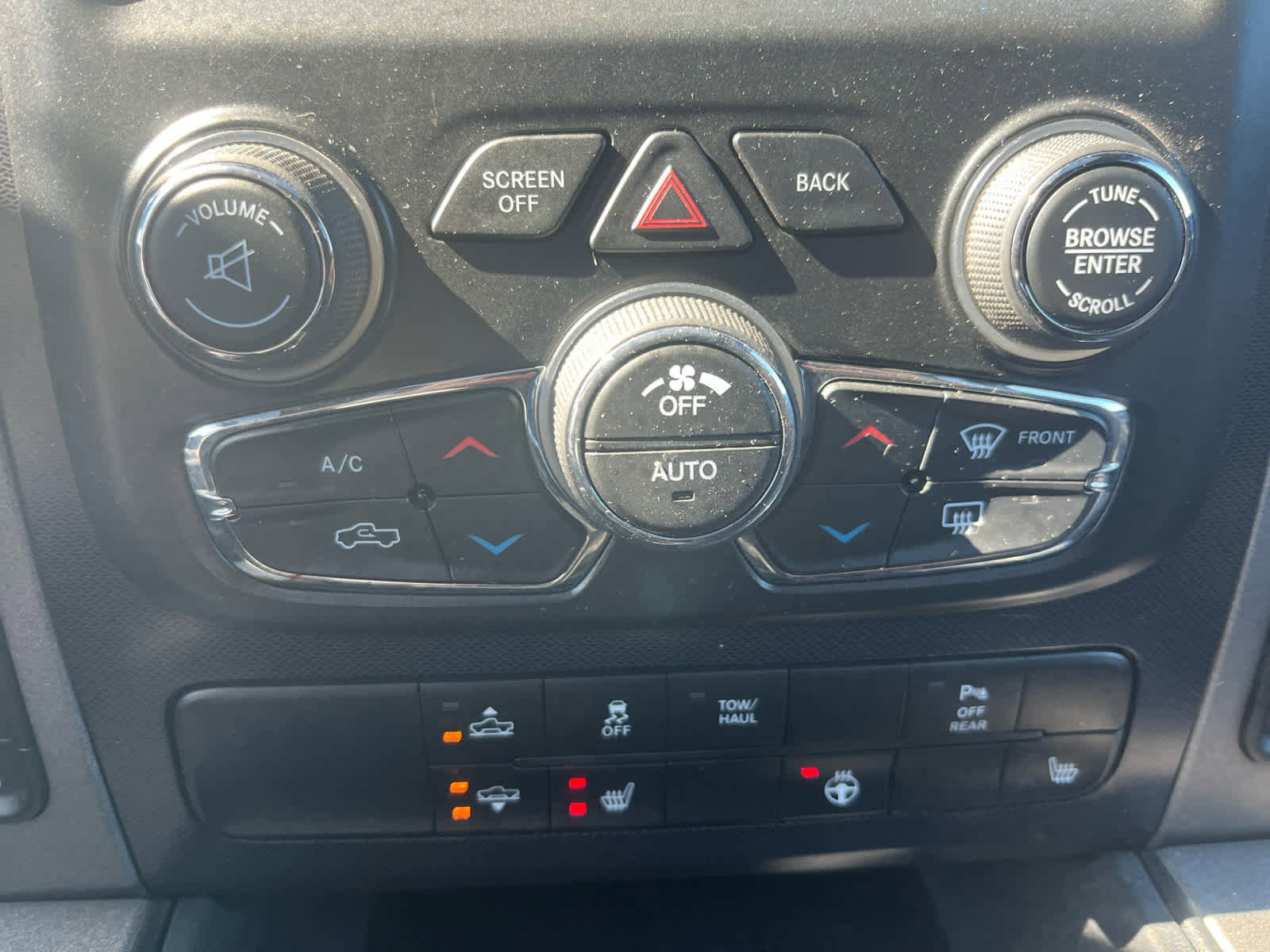 Used 2018 RAM 1500 Rebel w/ Luxury Group image 19